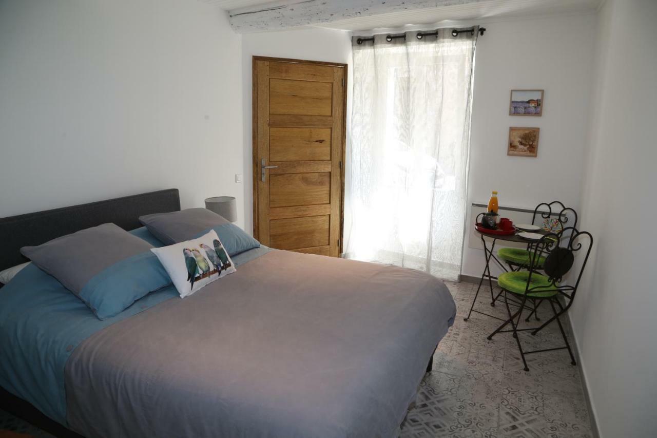 La Bignone Apartamento LʼIsle-sur-la-Sorgue Exterior foto